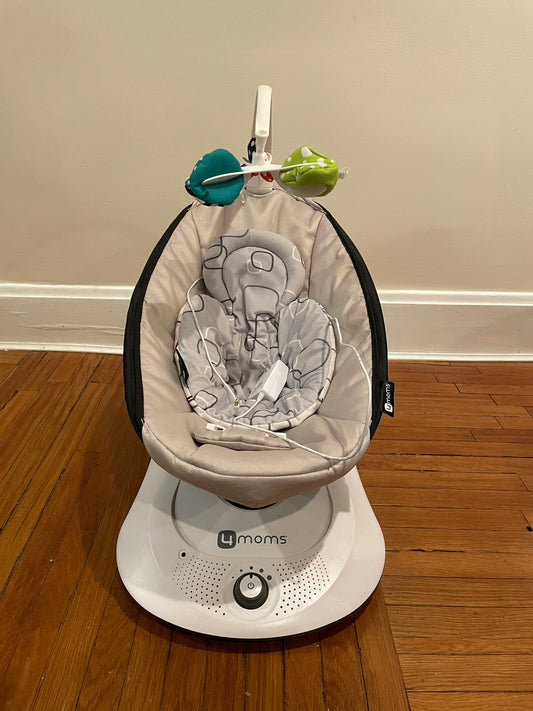 #13 - 4 Moms Rockaroo - EUC - electric swing