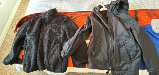SELLER 26: Marmot Size Small Two-In-One Coat EUC