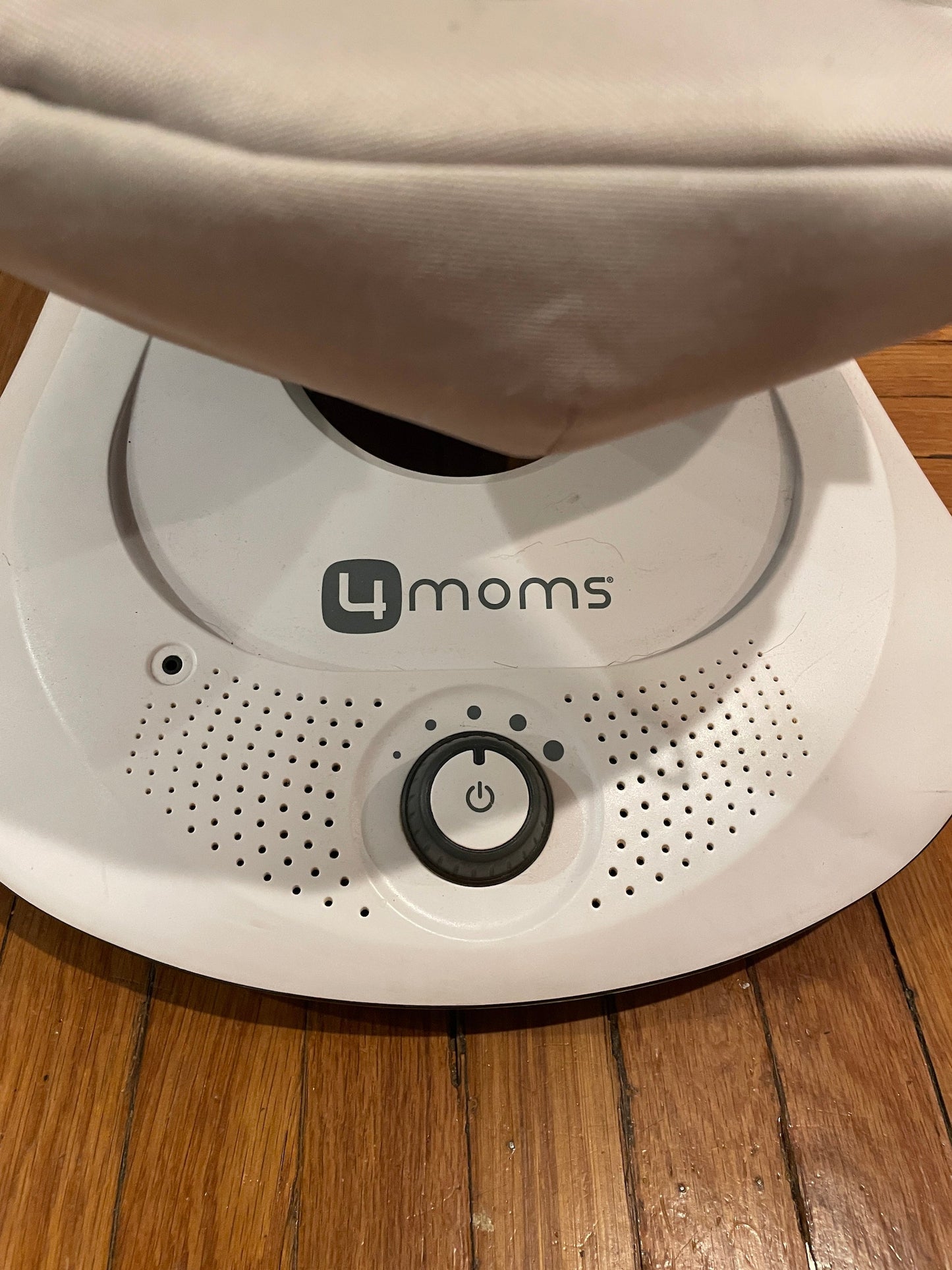 #13 - 4 Moms Rockaroo - EUC - electric swing