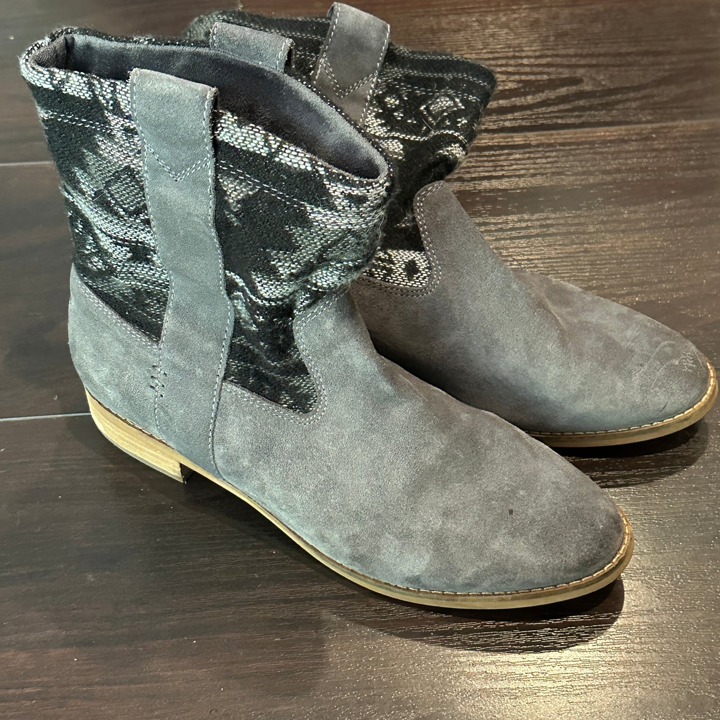 #162 Toms Booties sz 8.5