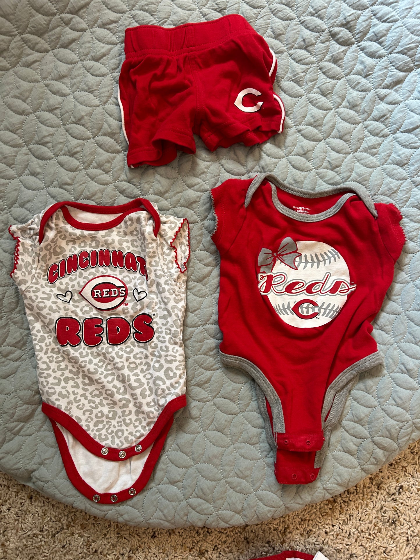 Seller #5 - Cincinnati Reds outfits Girls 3-6mos