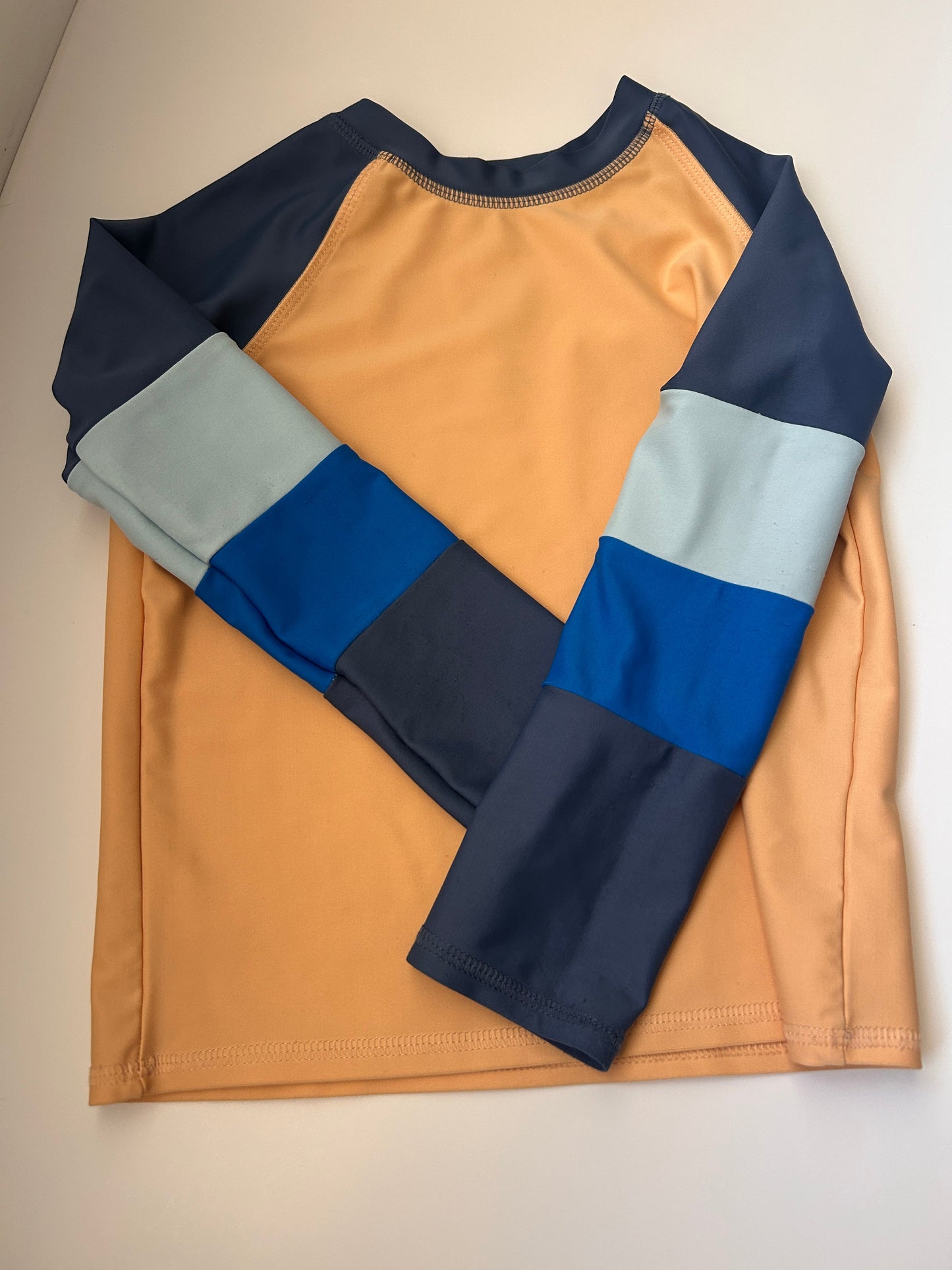 #80 Jumping beans, swim top 4T