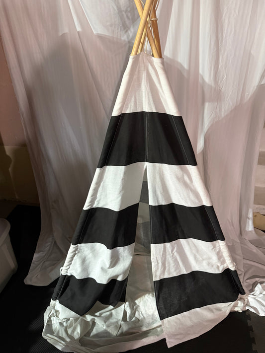 #20 REDUCED!! Kids tepee tent black and white striped GUC