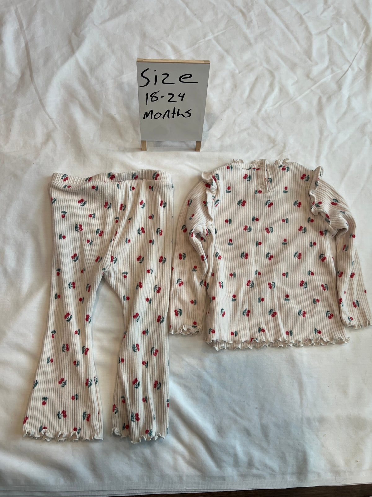#24 18-24 months girls huge bundle. Cute outfits! See all pics!
