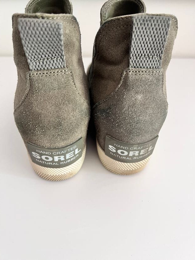 #176 - Sorel women’s green suede wedge booties | 9.5