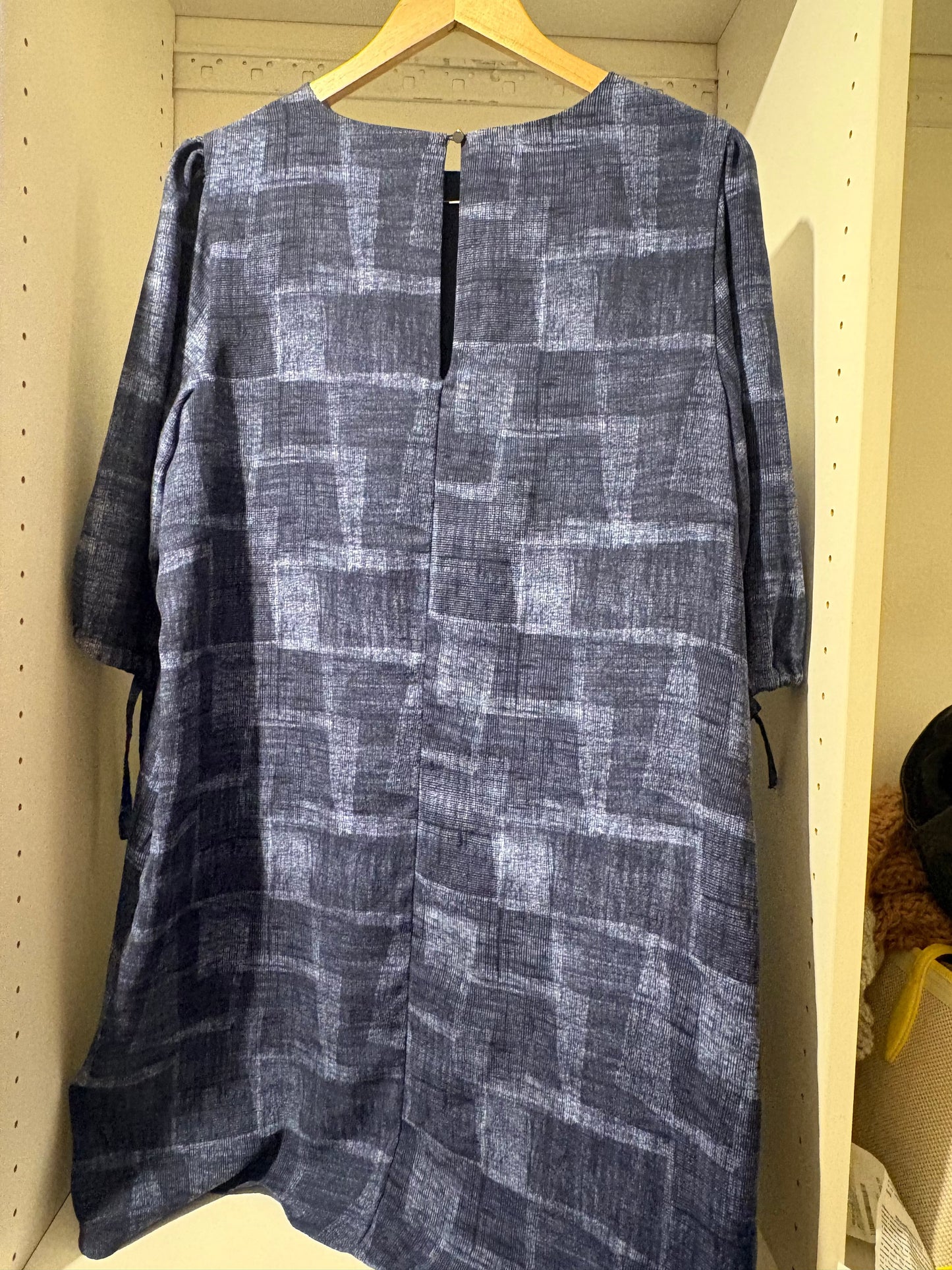 #112 Navy Blue Patterned Knee Length Shift Dress Women's Size Large