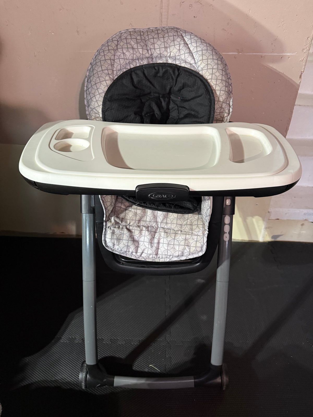 #20 REDUCED!! Graco high chair GUC