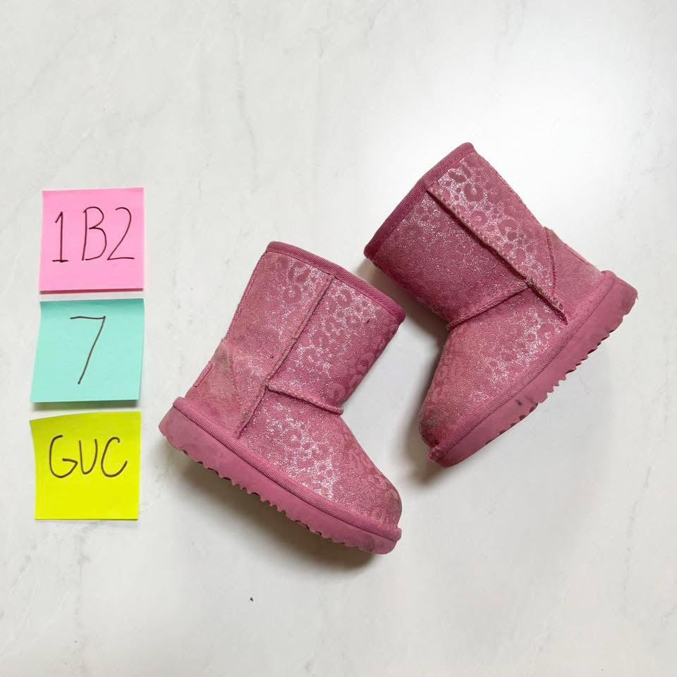 Seller 196 pink cheetah Uggs 7