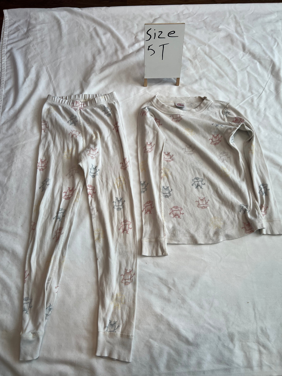 #24 5T Lorax Hanna Andersson pajamas