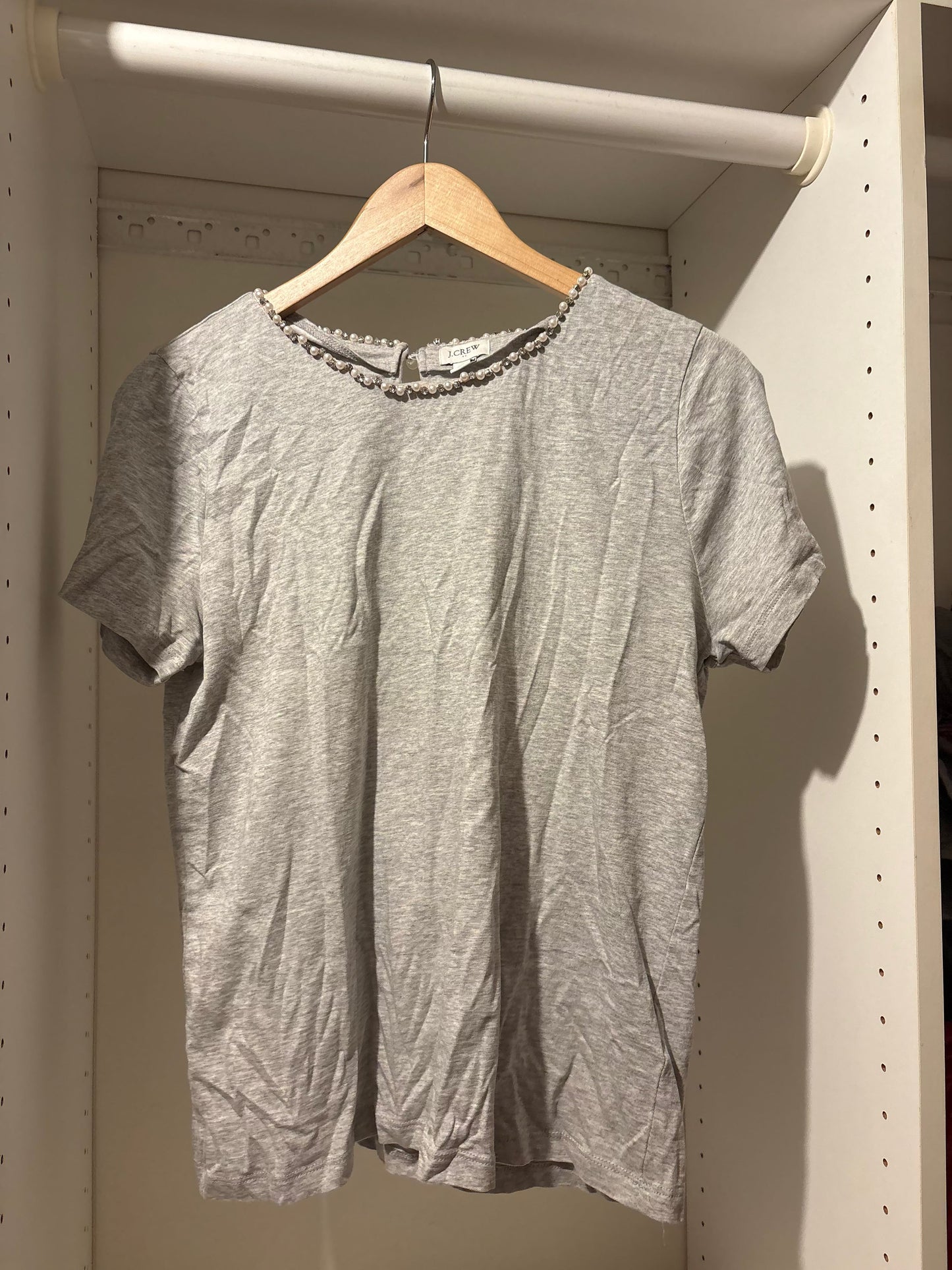 #112 J. Crew Women's Grey Tee with Pearl Collar Size Medium