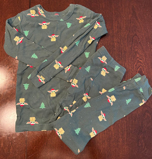 Seller #18 Gap Star Wars holiday pjs boys size 5