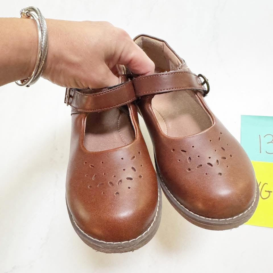 Seller 196- stride rite like new Mary Jane’s 13