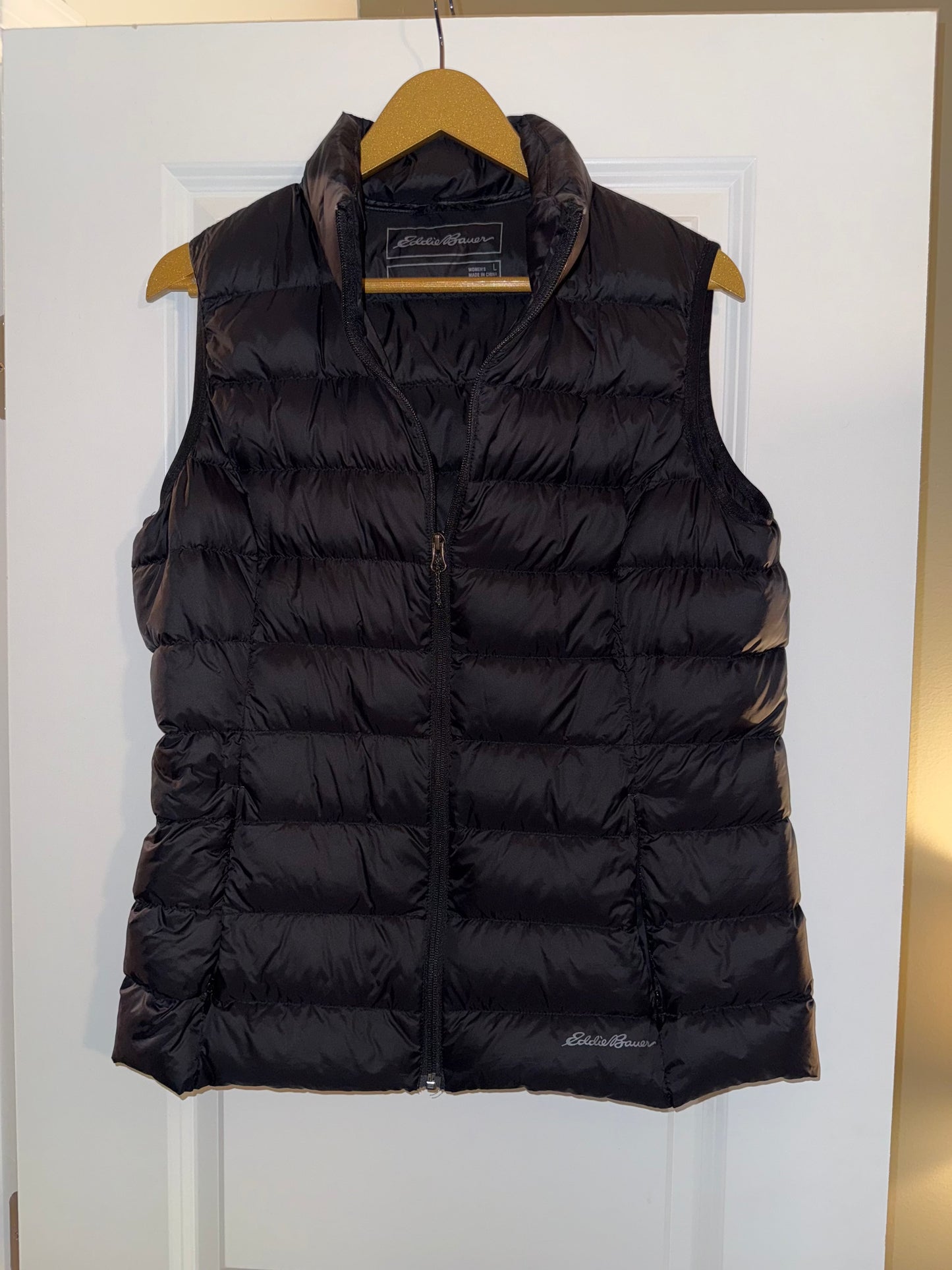 #106: Womens L Eddie Bauer Black Puffer Vest *REDUCED*