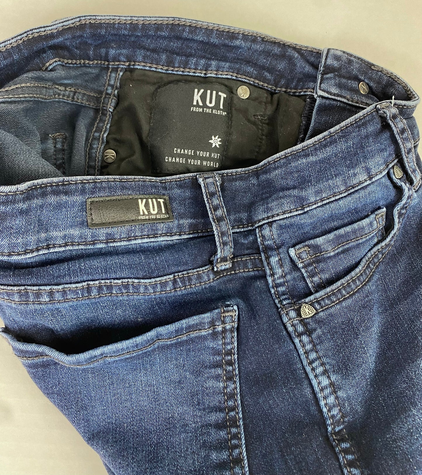 #14 Sz 2 Kut from the Kloth Stretch Slim leg jeans