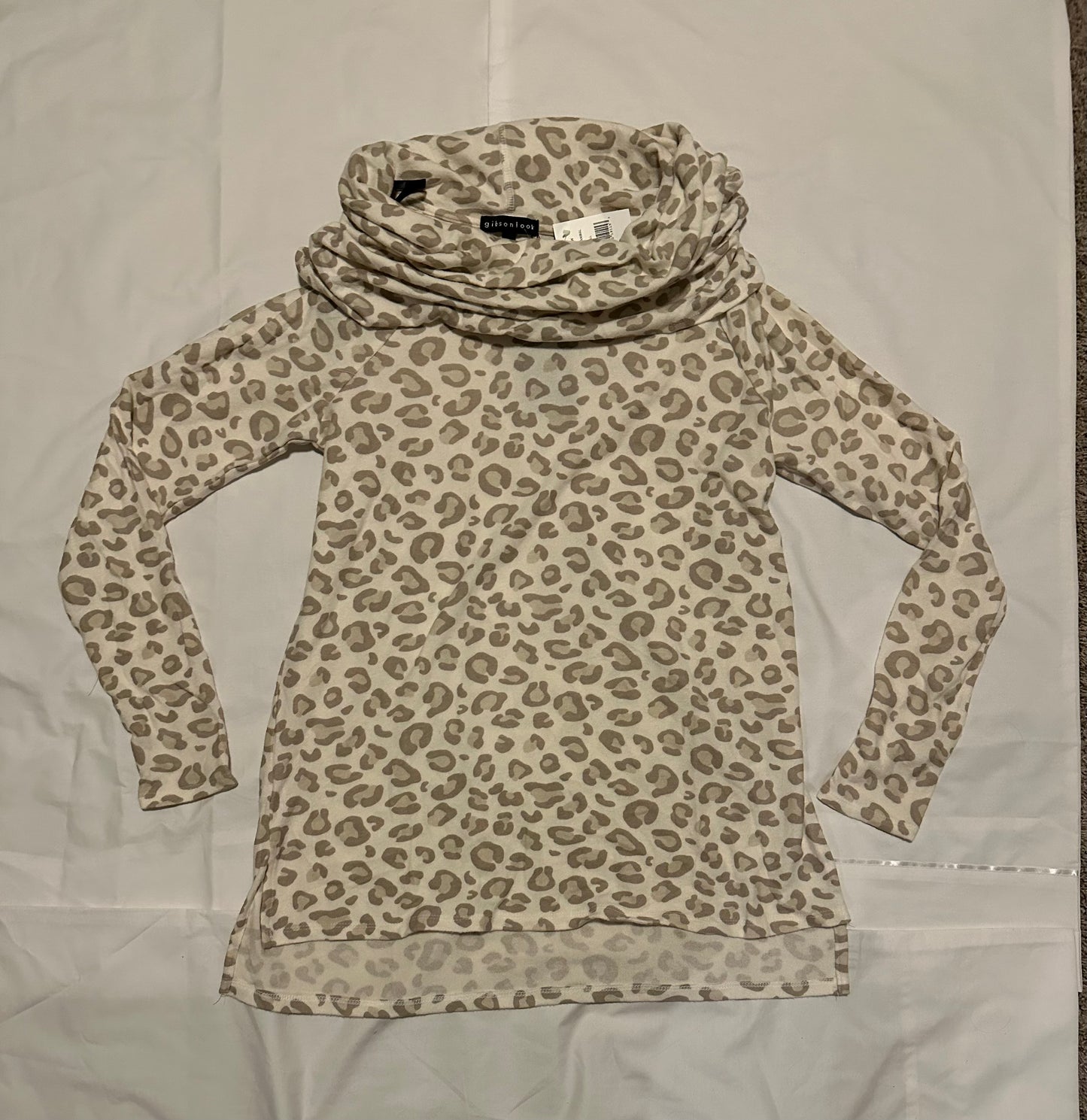 #72A NWT Women’s Leopard Print Cowl Neck Shirt, Small