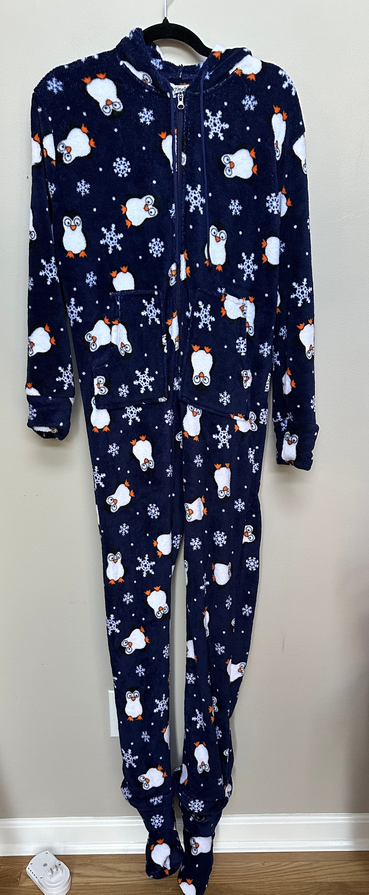 #130 Women’s Sz XS Footed And Hooded Holiday Fleece Pajamas Onesie