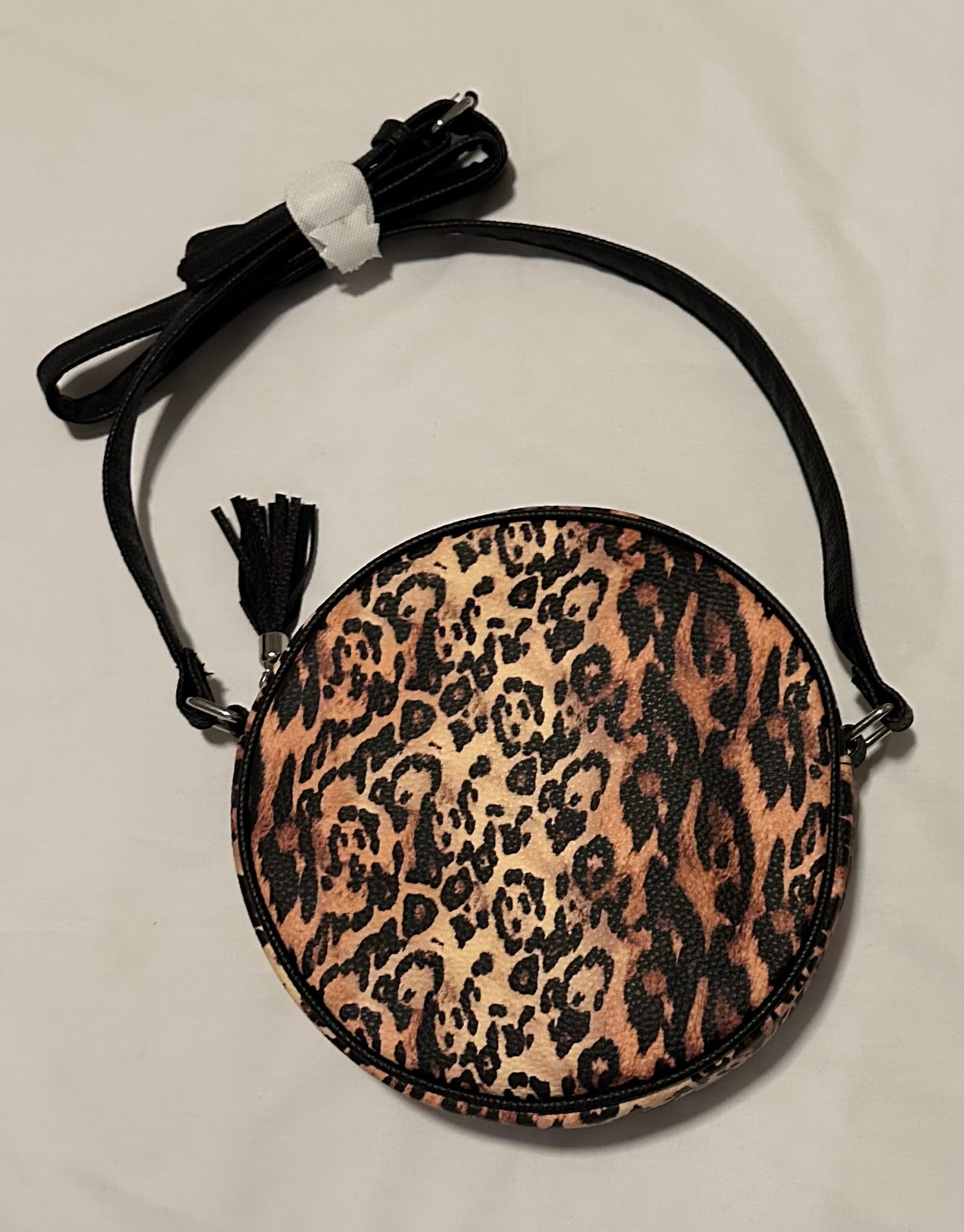 #72A NWT Leopard Print Shoulder Strap Purse