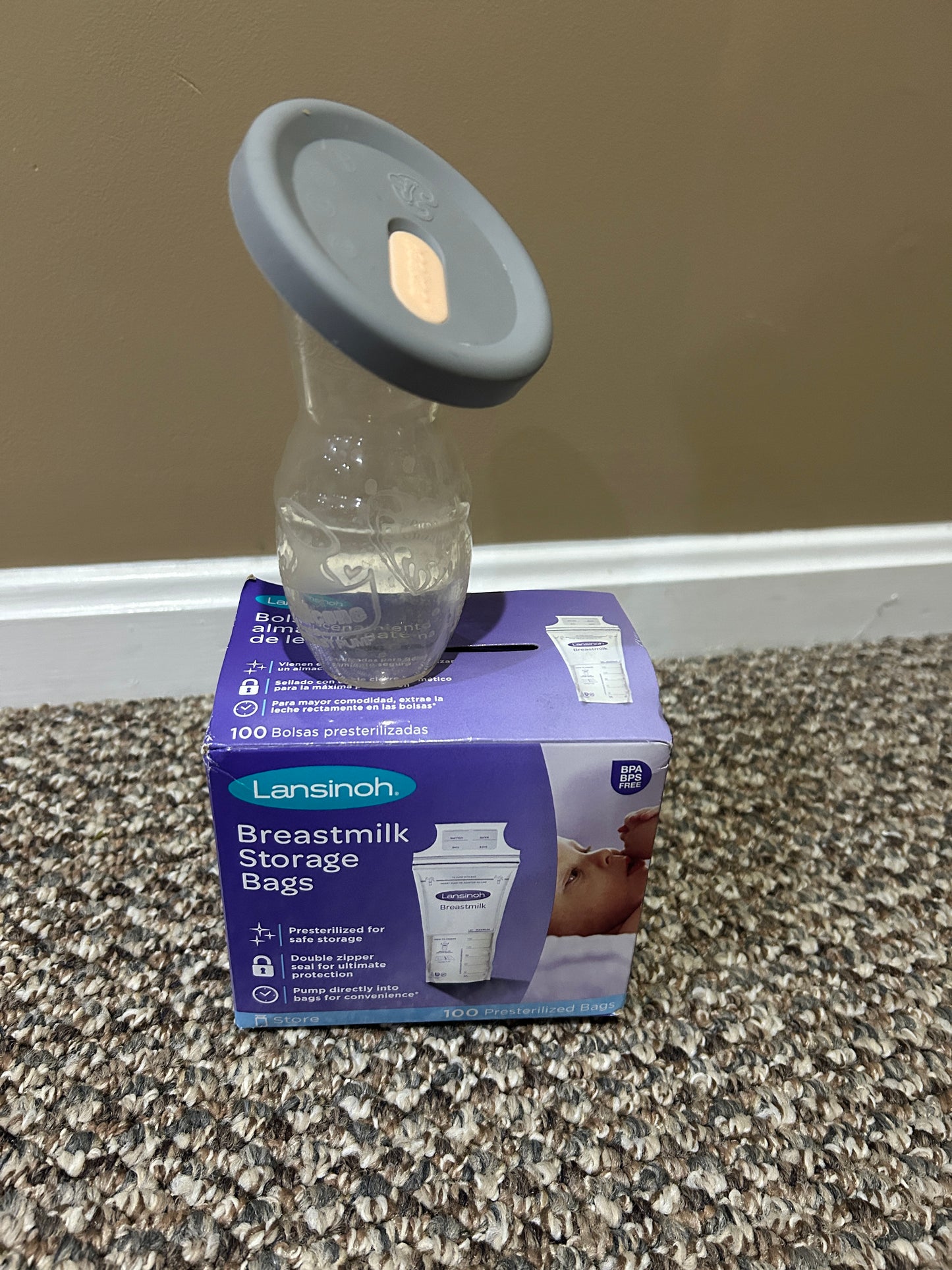 Seller #5 - Haakaa Manual Breast Pump with cover and Milk Storage Bags