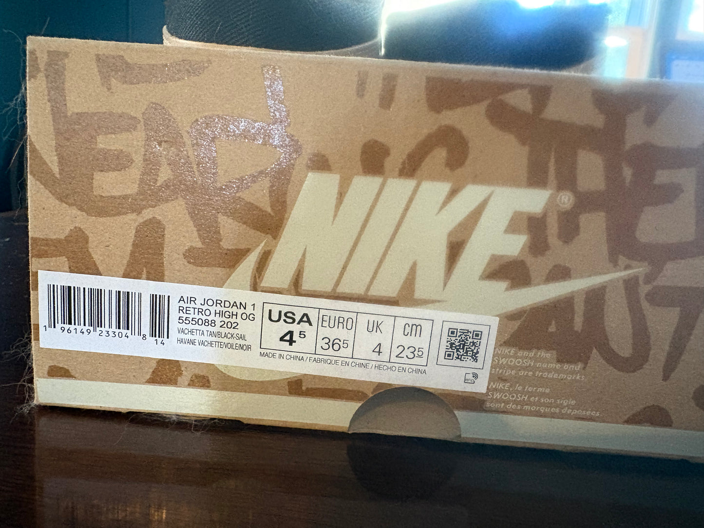 #112 Brand new, never worn Air Jordan 1 High OG Heirloom in Vachetta Tan/Black/Sail. Purchased from StockX. Original box included. Size Women's 6