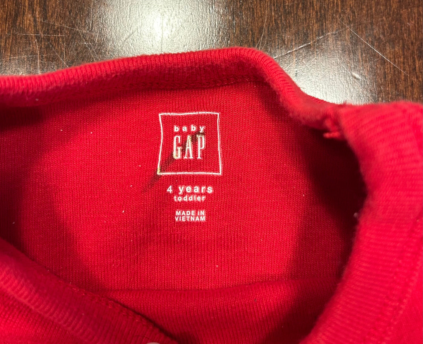 Reduced! Seller #18 Gap red LS tee unisex size 4