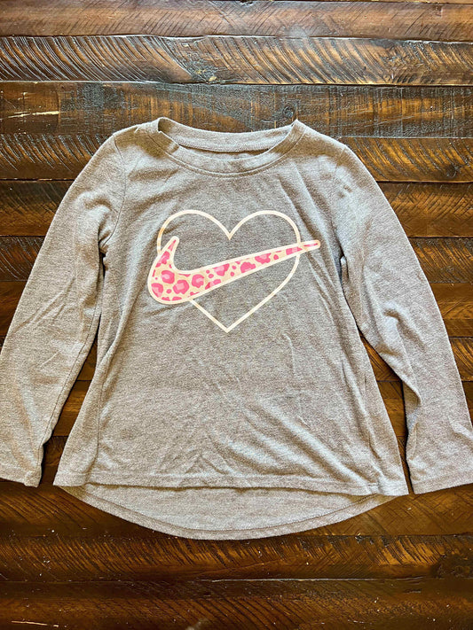 134 Nike Girls Gray& pink cheetah long sleeve top Size 6