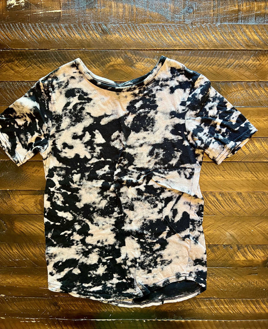 134 Art Class Boys Black tie dye shirt Size 6/7