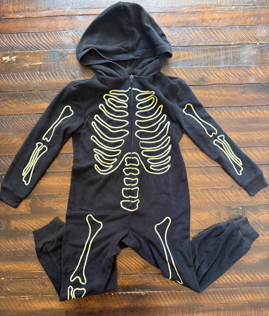 134 Target Brand Hide and EEk Skeleton onesie XS (glows in the dark)