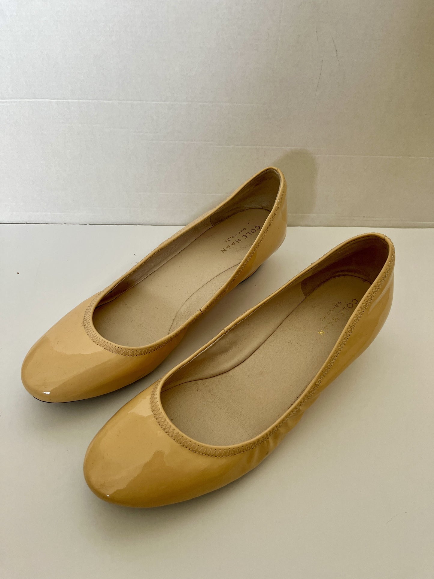 #124 Cole Haan Beige Women's Wedge Shoes Size 8