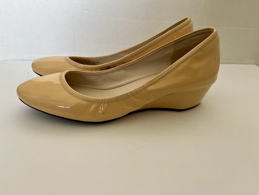 #124 Cole Haan Beige Women's Wedge Shoes Size 8