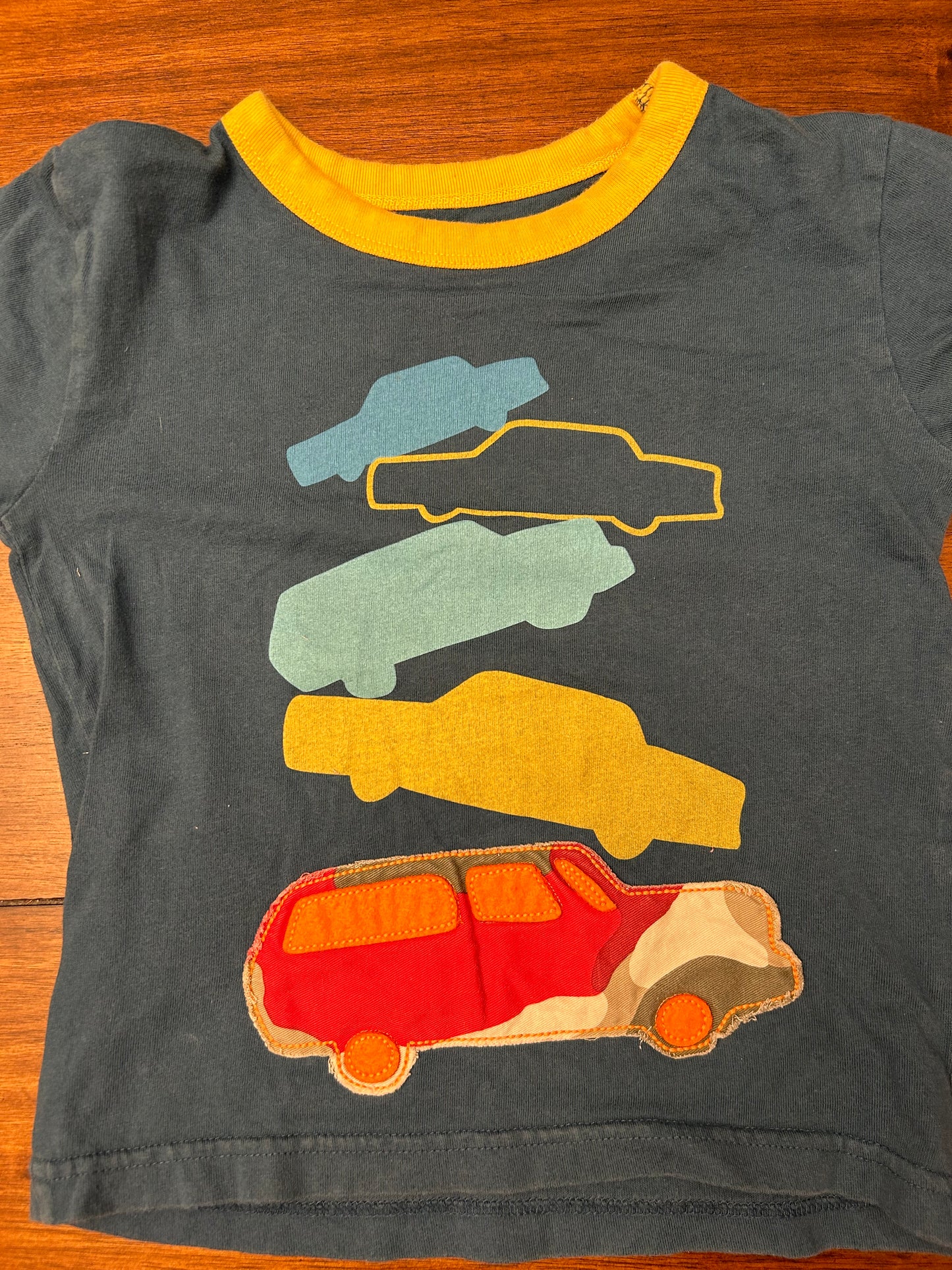 Mini Boden Boys Blue Cars Graphics and Appliqué T-shirt Size 2-3 PPU 45040