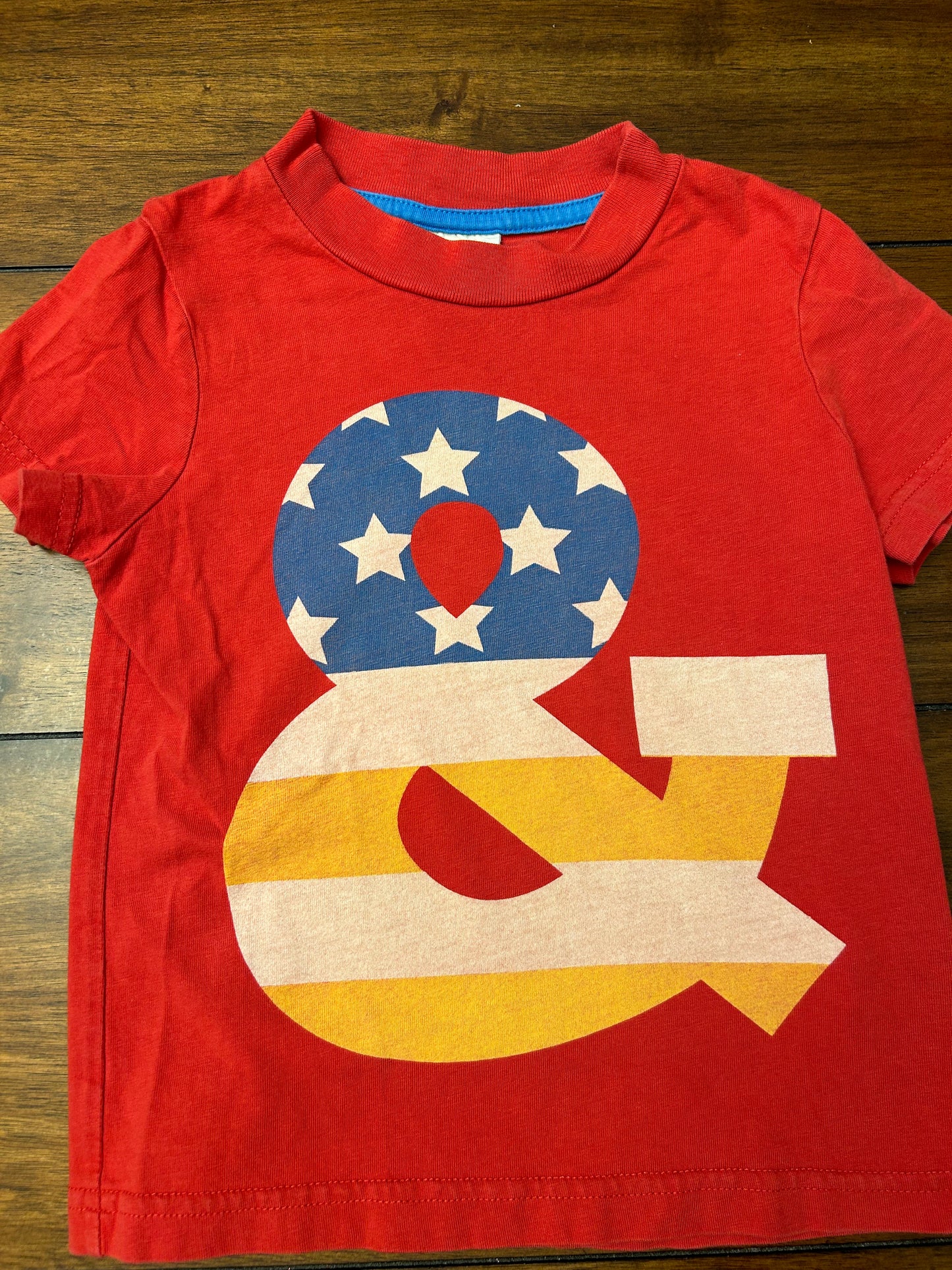 Mini Boden Boys Red Ampersand Graphic T-shirt Size 2-3 PPU 45040