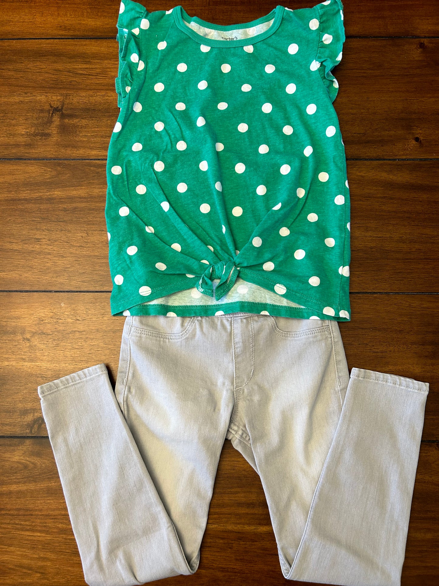 H&M Girls Light Gray Denim Jeggings  & Carter's Green with White Polka Dot Top	Size 5T PPU 45040