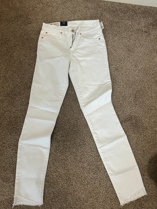 SELLER 26: NWT Gap Mid-Rise True Skinny Jeans Size 28L (Size 6)