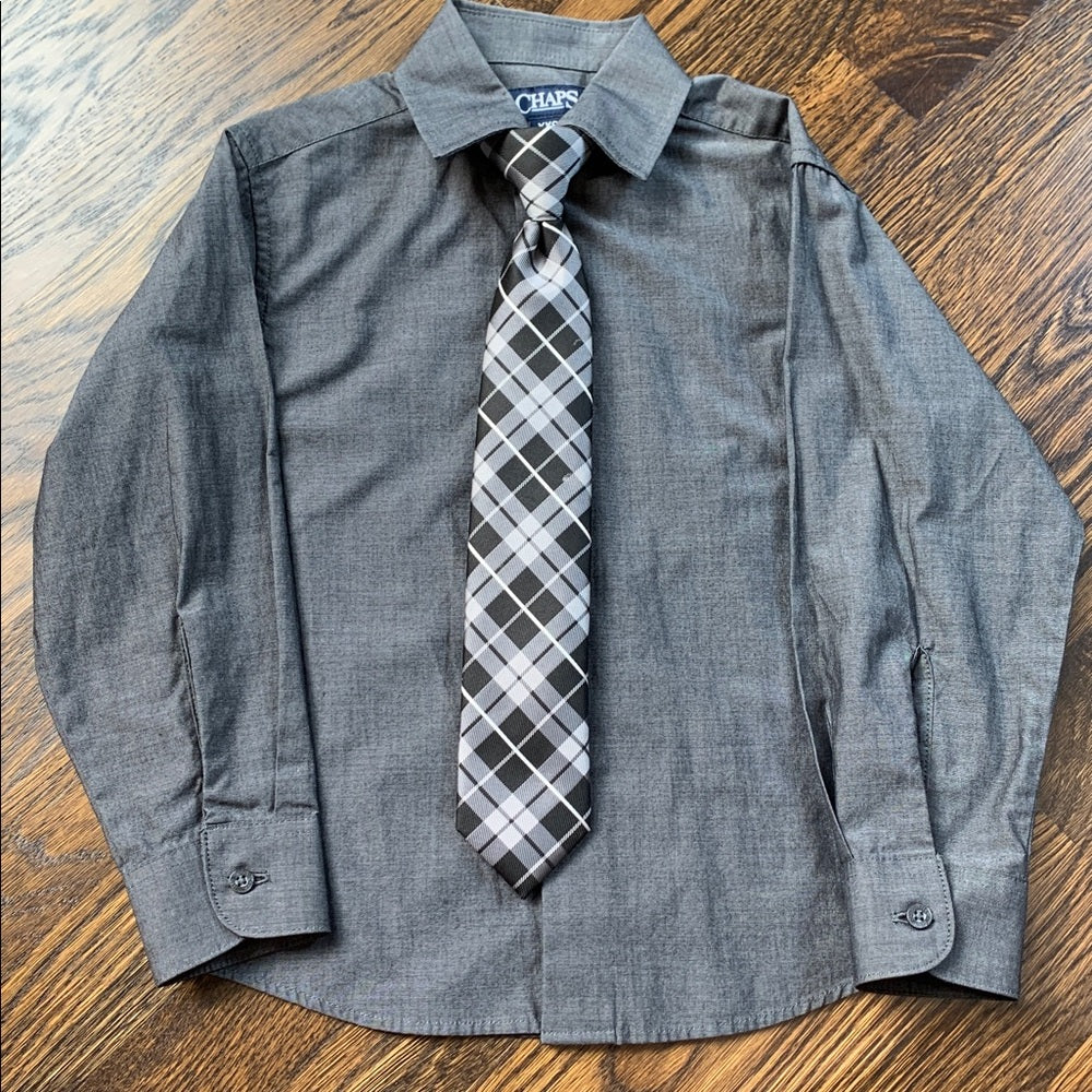 #151 - Like New Chaps Boys Gray Button Up Shirt and Clip on Tie Set- Boys XXS (4-5)