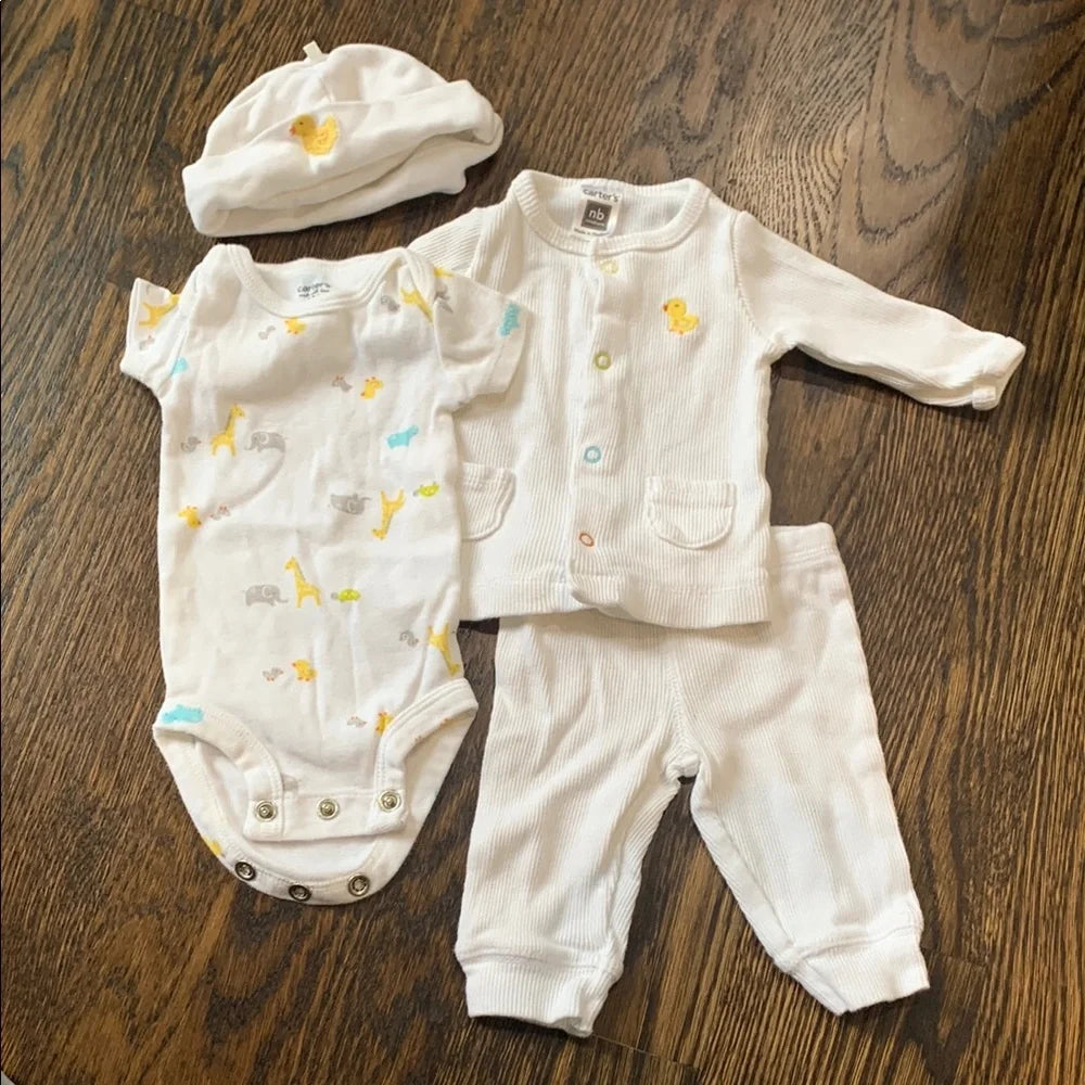 #151 - Carter's White Baby Outfit Set with Animal Print - Newborn