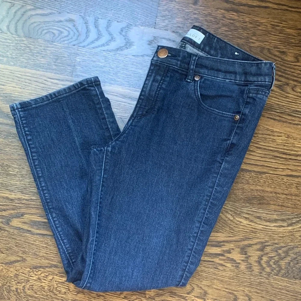 #48 - Ann Taylor Loft Women's Dark Blue Jeans Capris - Women's 27/4