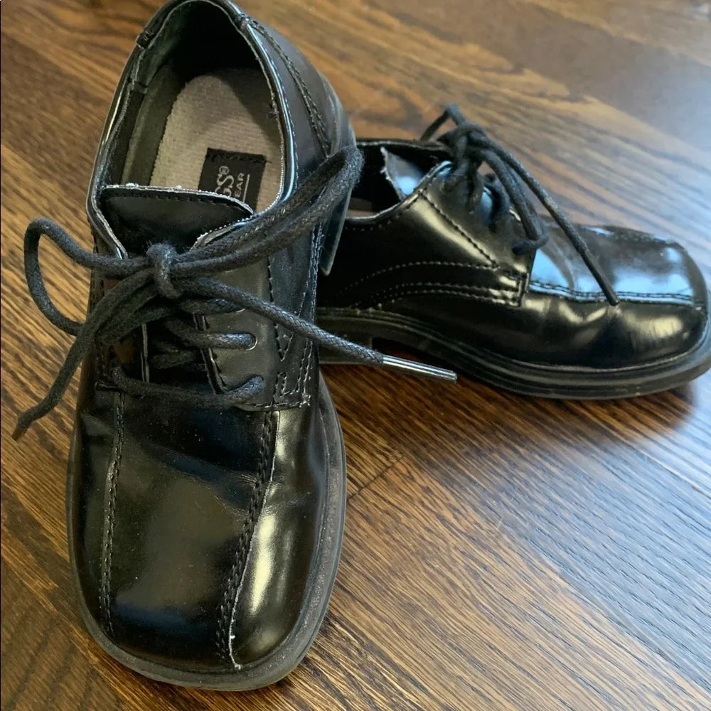 #48 - Black Leather Lace-Up Shoes - Toddler 9M