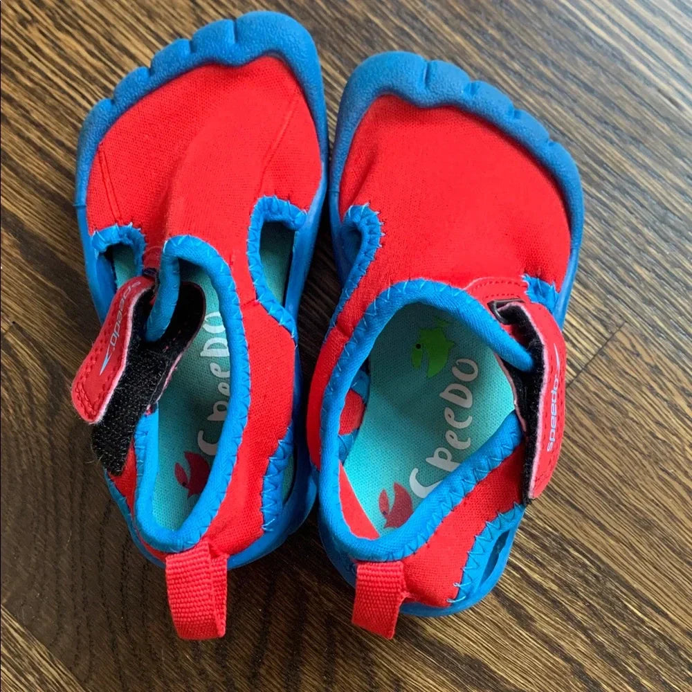#48 - Speedo Toddler Hybrid Closed Toe Water Shoes - Small