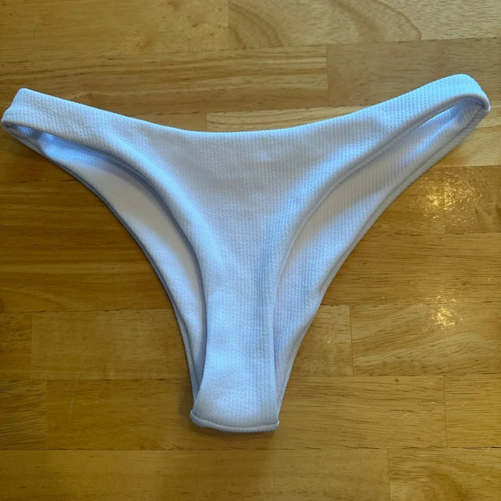 Women's White Textured Bikini Set | Minimal Triangle Top & Cheeky Bottoms | Size Small
