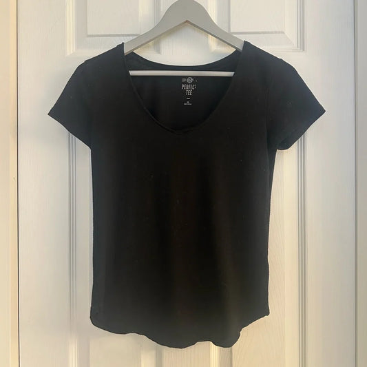 Women’s Short Sleeve Soft Basic Tee Black V-Neck T-Shirt – XS