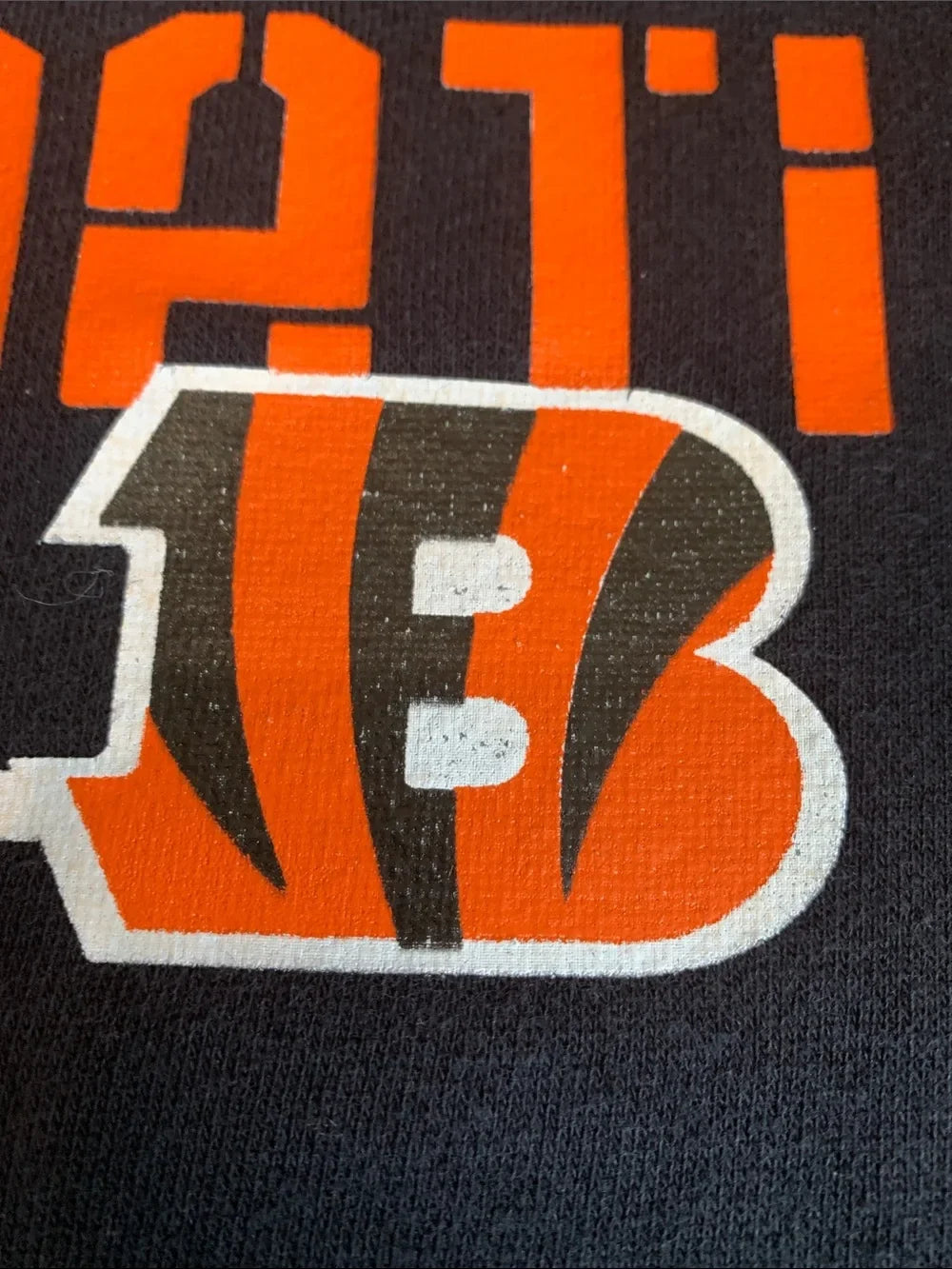 #151 - Reebok Cincinnati Football Hoodie Youth Small (8)