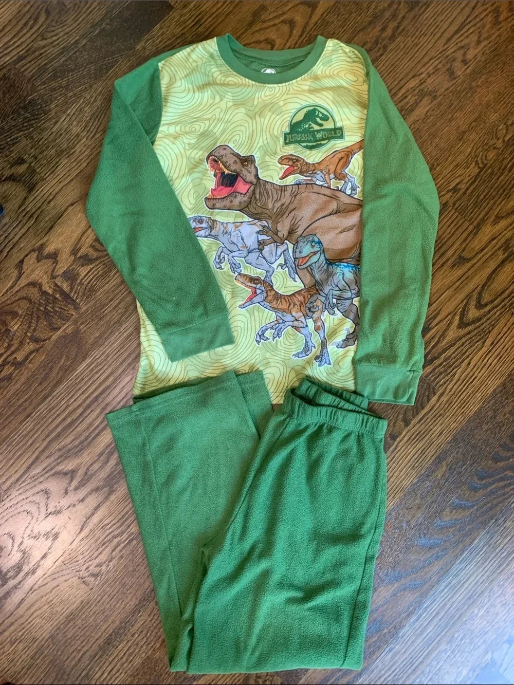 #151- Jurassic World Green Dino Kids Pajama Set (10/12)