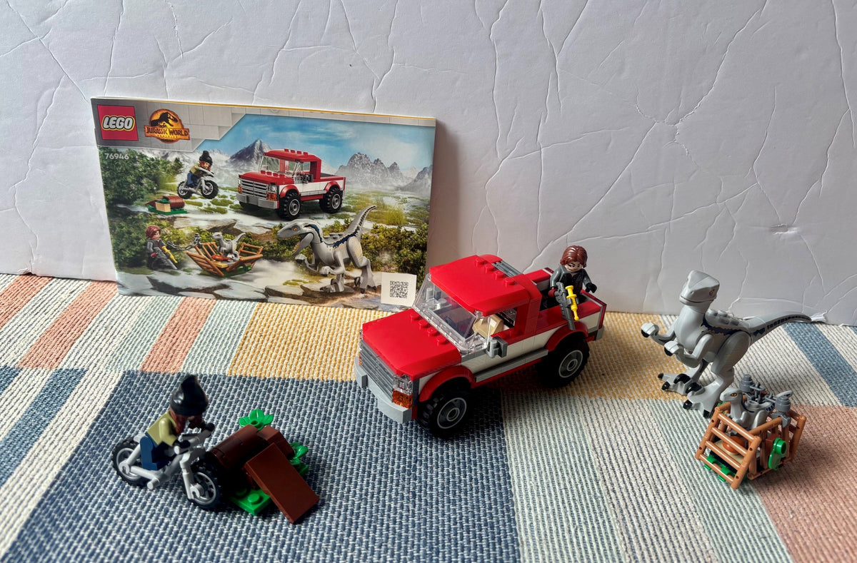 #154 Lego Jurassic World Velociraptor Capture Set