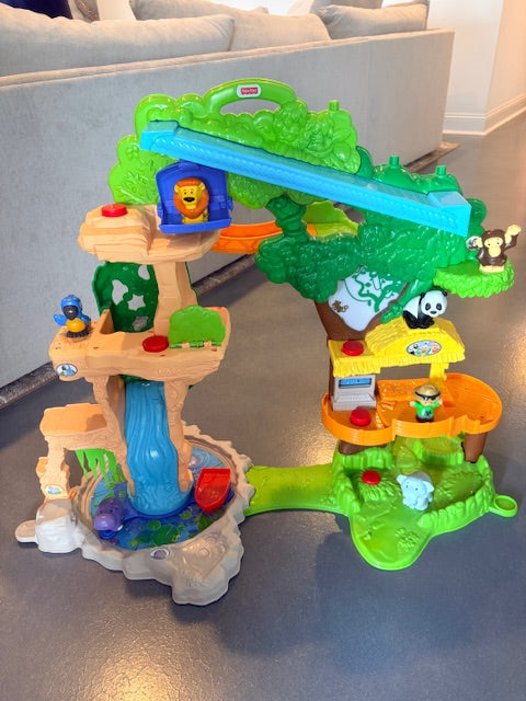 #104 Little People Share & Care Safari