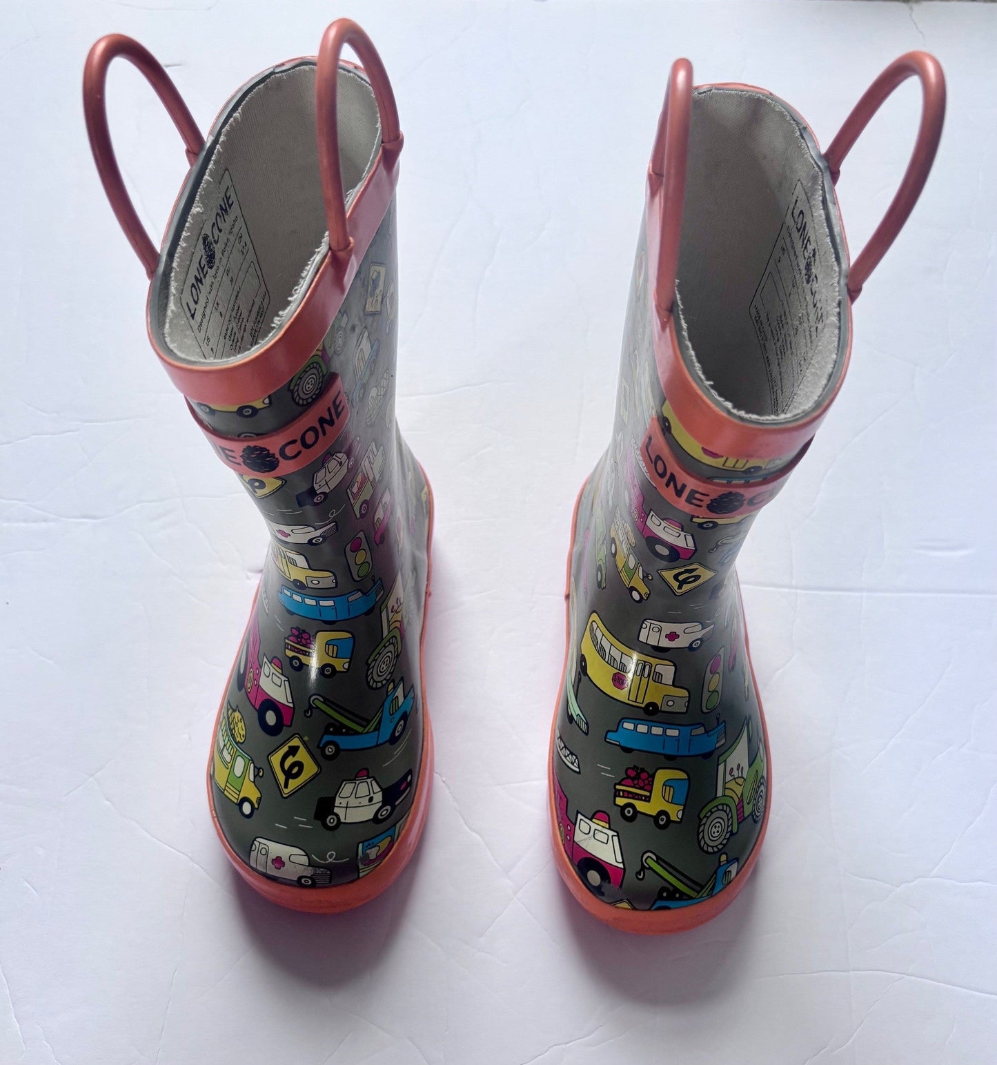 #43 Lonecone Rainboots Boys Size9 EUC