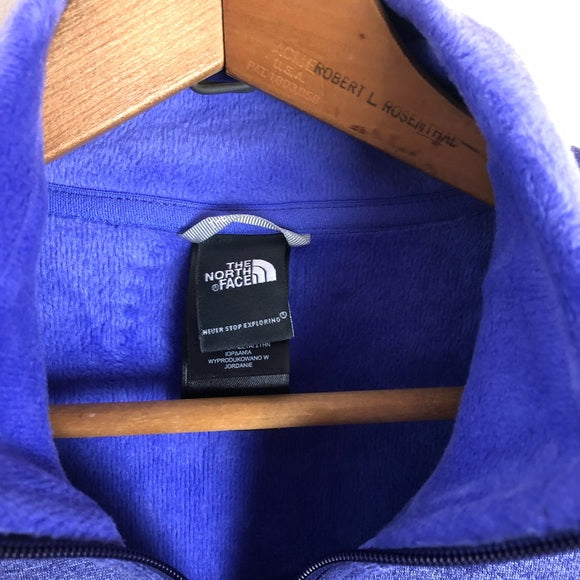 19 - The Northface Zip Up Small