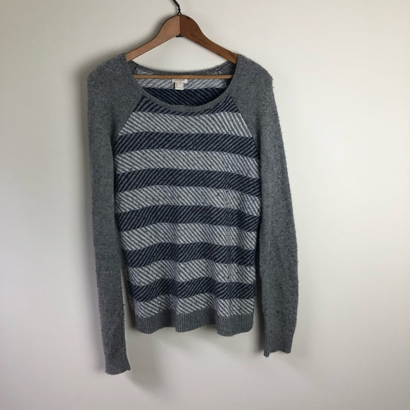 19 - J. Crew Factory Intarsia Zigzag Sweater (Size Small)