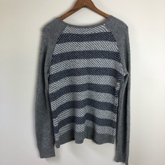 19 - J. Crew Factory Intarsia Zigzag Sweater (Size Small)