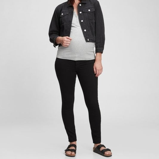 #181 - EUC Gap Maternity "True Skinny" Denim - Size 28