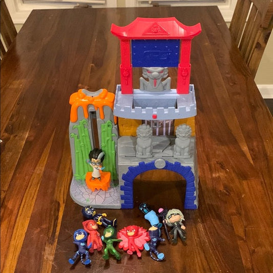 #181 - PJ Mask Play Set & Characters